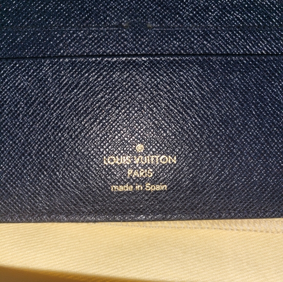 (SOLD)Authentic Louis Vuitton Azur Insolite wallet - Picture 3 of 16